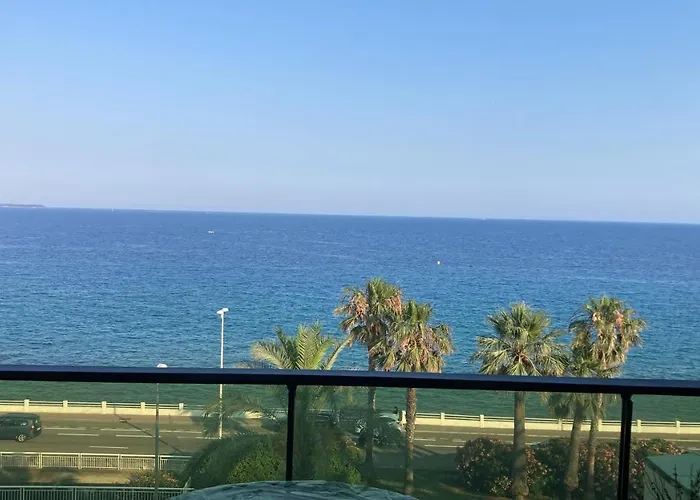 Cannes Front De Mer